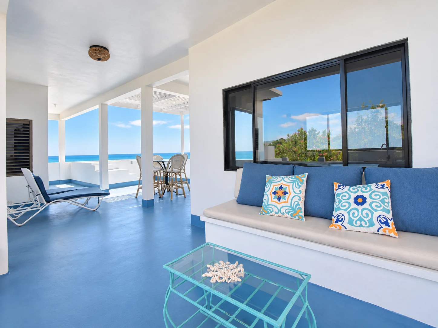 Villa Azure penthouse covered terrace seating