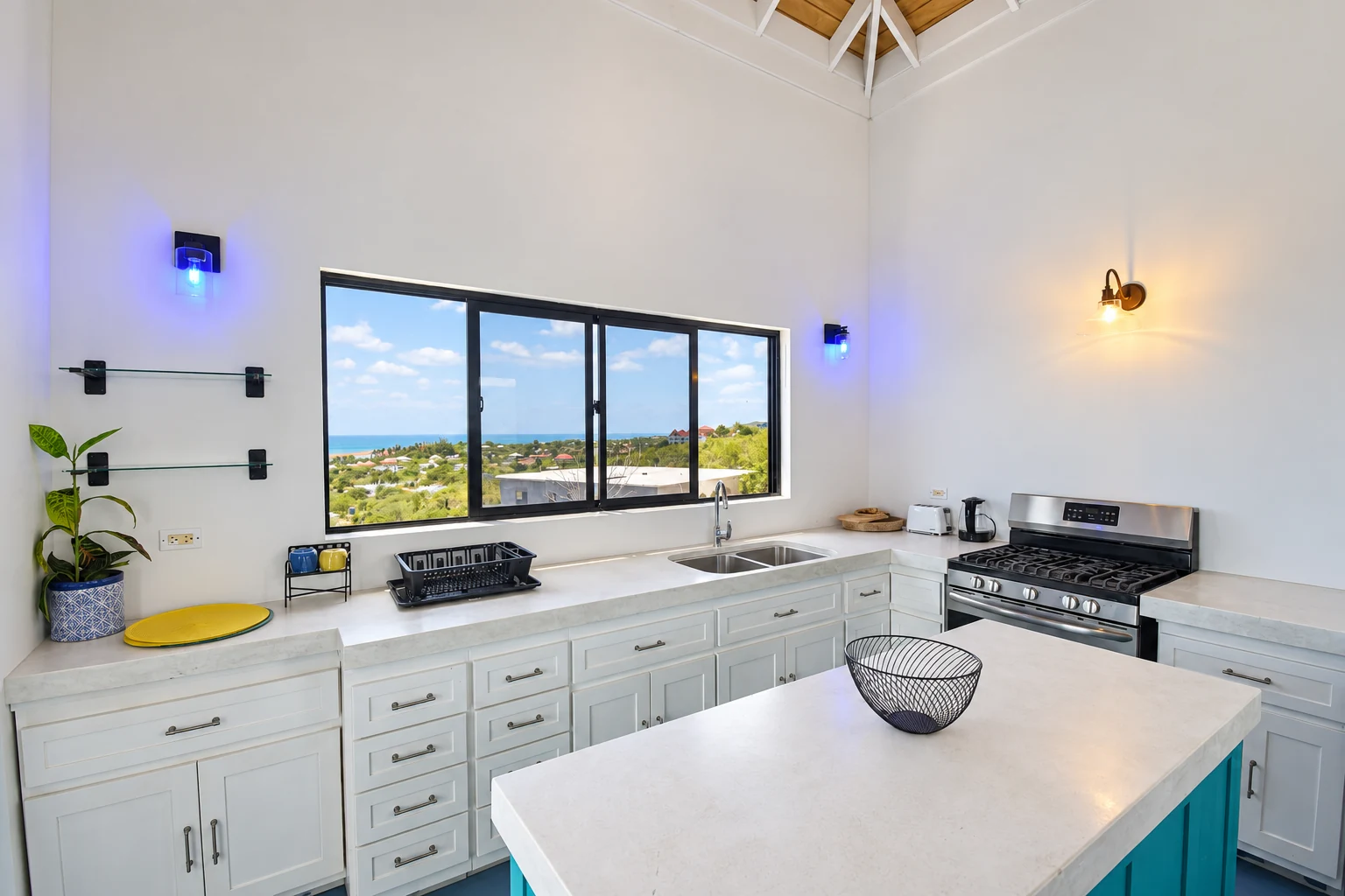 Villa Azure penthouse kitchen